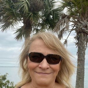 Meet your Posher, Marcia